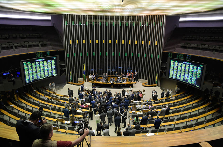 Cai veto sobre atualização da tabela de cartórios no DF — Senado Notícias