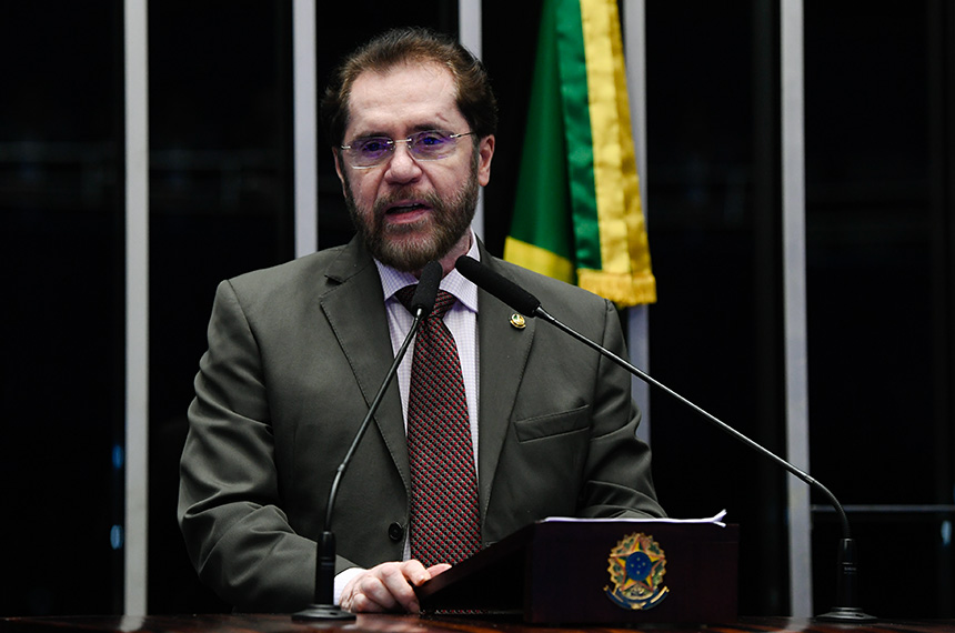 Plínio critica interventor para reconstrução do RS — Senado Notícias