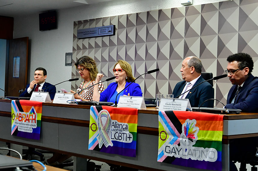 Fake news e perda de direitos são preocupações da comunidade LGBTQIA+ — Senado Notícias