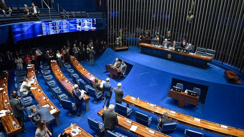 Plenário analisa reestruturação de carreiras e programa Mover nesta quarta — Senado Notícias