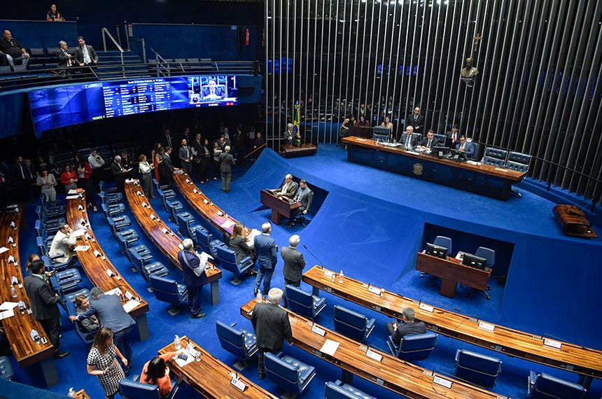 Plenário analisa reestruturação de carreiras e programa Mover nesta quarta — Senado Notícias