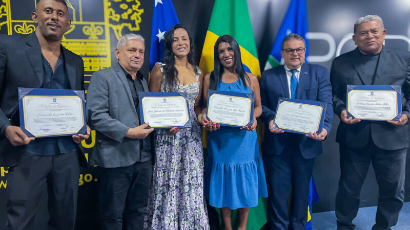 Câmara de Valparaíso homenageia homens e mulheres que fazem história no município 