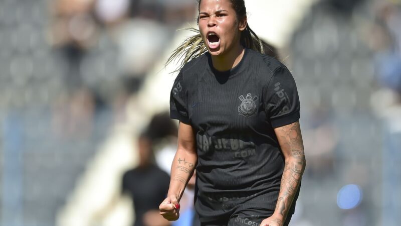 Corinthians vence e amplia vantagem na ponta do Brasileiro Feminino