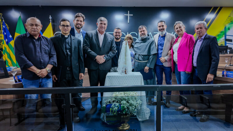 Câmara realiza sessão especial em homenagem ao mês mariano 