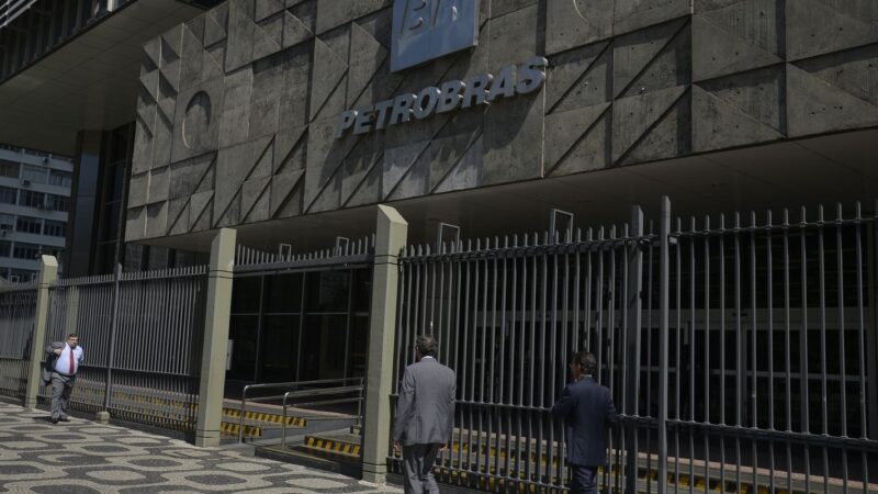 Petrobras leva ao Cade proposta para abandonar venda de refinarias