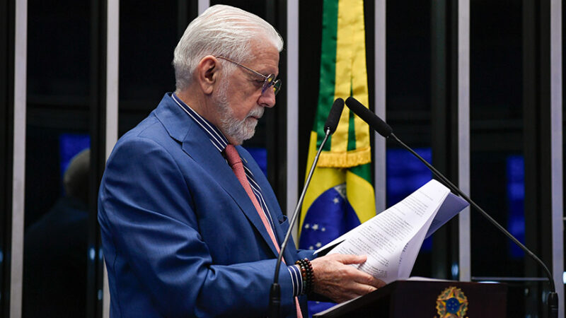 Reajuste de servidores federais do Executivo vai à sanção — Senado Notícias