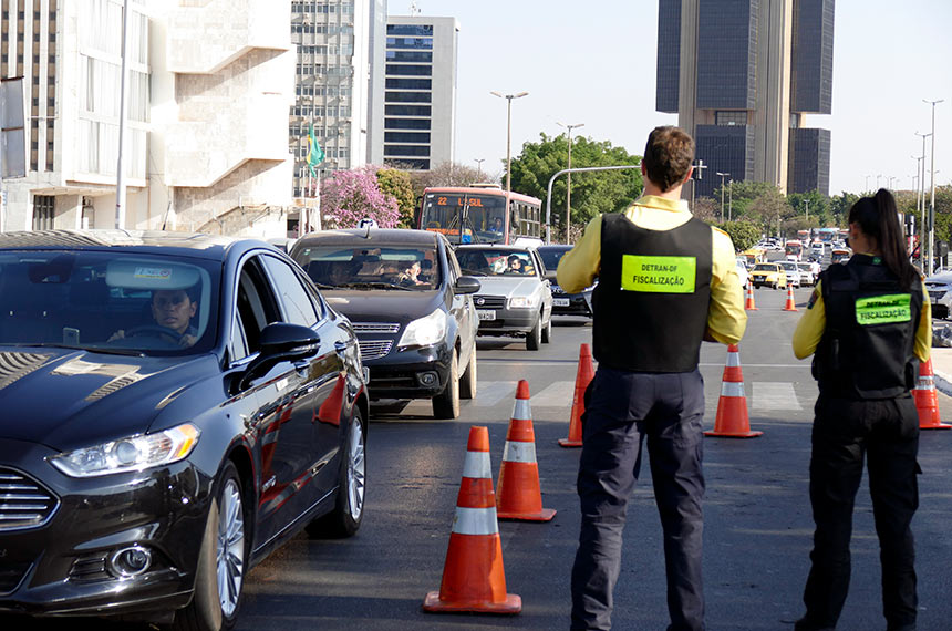 Sancionada lei que recria seguro obrigatório para veículos — Senado Notícias