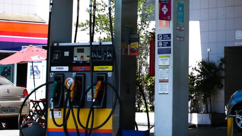 Prévia da inflação acelera para 0,44% em maio, puxada pela gasolina