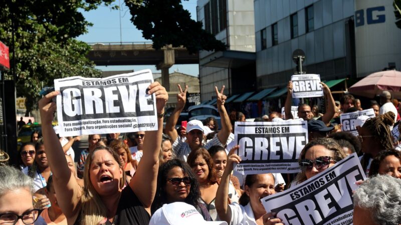 Servidores de hospitais federais no Rio fazem ato por reajuste salaria