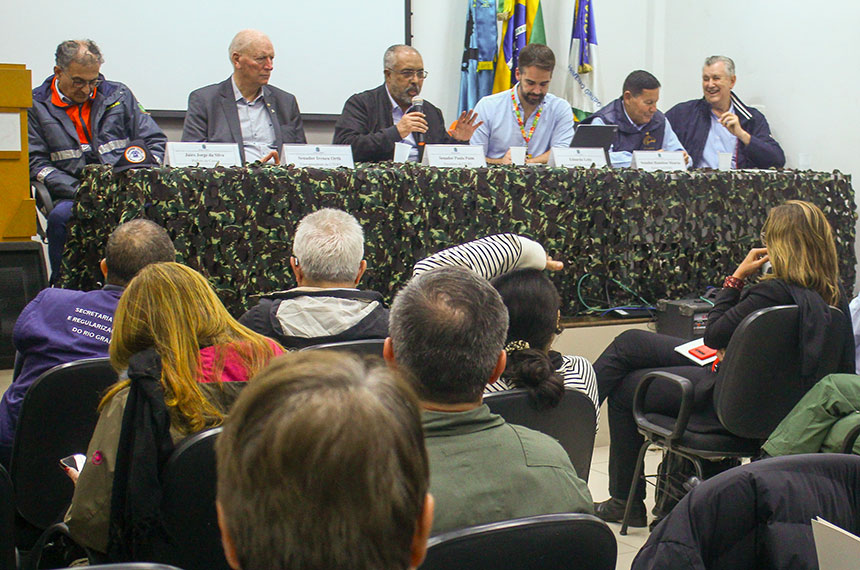 Senadores recebem pedido de apoio do governador do RS para aportes da União — Senado Notícias