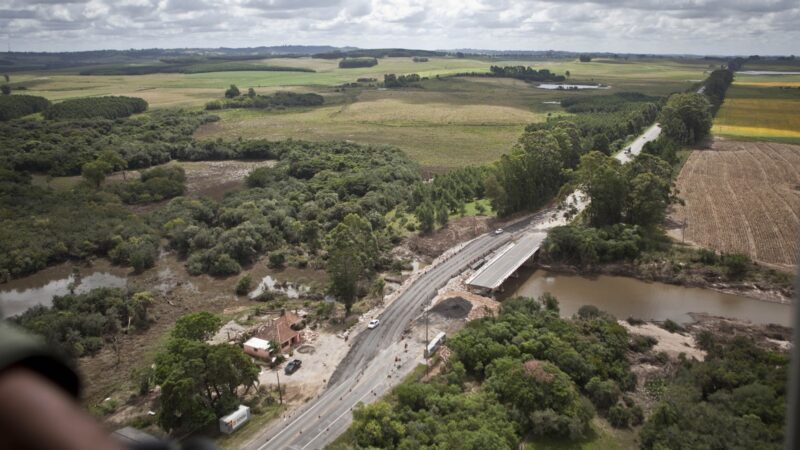 Projeto suspende cobrança de tributos federais para obras de reconstrução — Senado Notícias