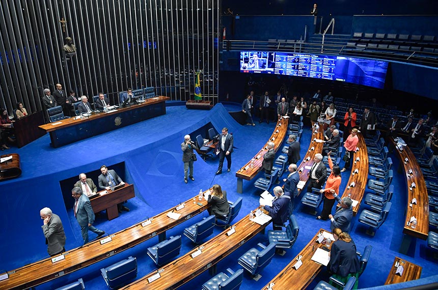 Plenário analisa na terça criação da Política Nacional de Assistência Estudantil — Senado Notícias