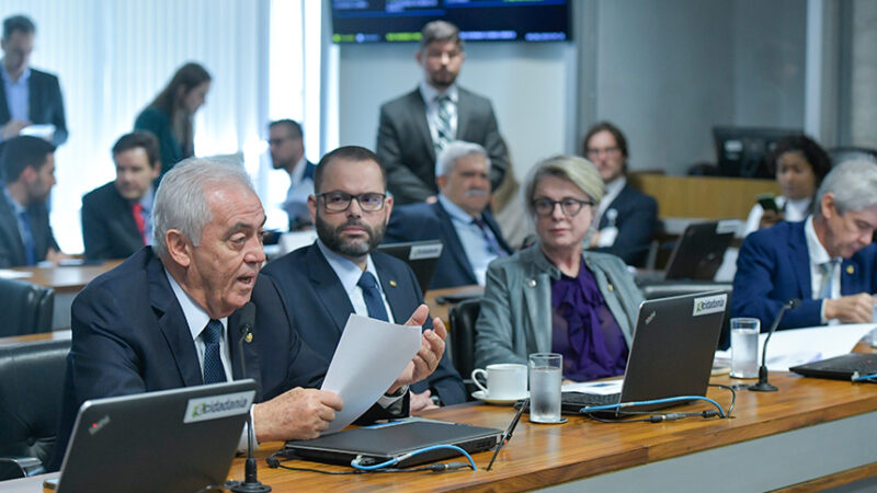 Aeroportos e aviões deverão ter informações sobre tromboembolismo, aprova CI — Senado Notícias