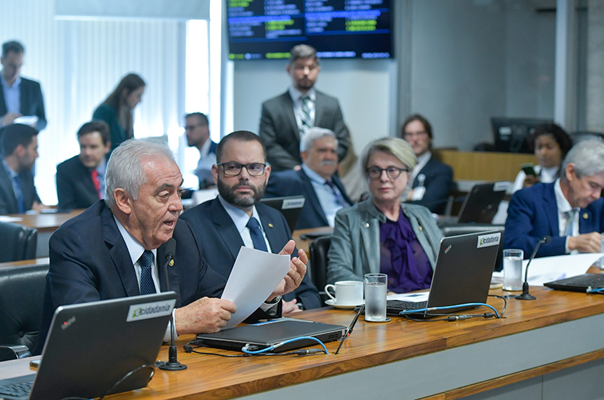 Aeroportos e aviões deverão ter informações sobre tromboembolismo, aprova CI — Senado Notícias