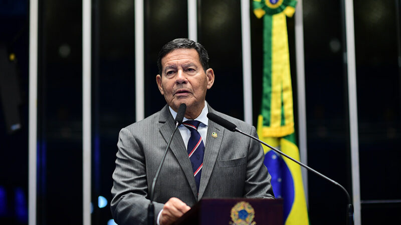 Mourão defende medidas para amparar vítimas das enchentes no RS — Senado Notícias