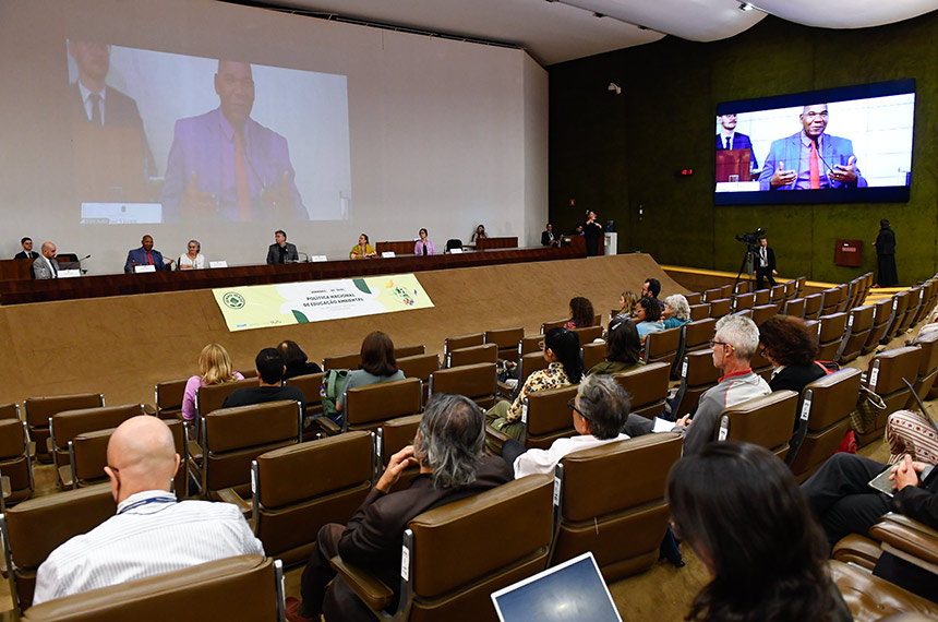 Educação ambiental deve ser prioridade do Estado e da sociedade, aponta debate — Senado Notícias