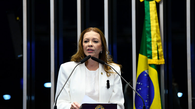 Janaína Farias celebra o Dia Mundial do Meio Ambiente — Senado Notícias