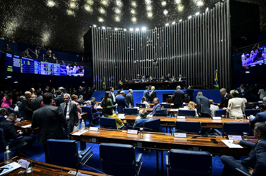 Senado aprova incentivo a veículos menos poluentes e ‘taxação das blusinhas’ — Senado Notícias