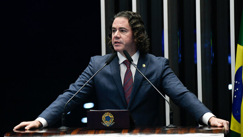 Veneziano celebra investimentos do governo federal na educação — Senado Notícias