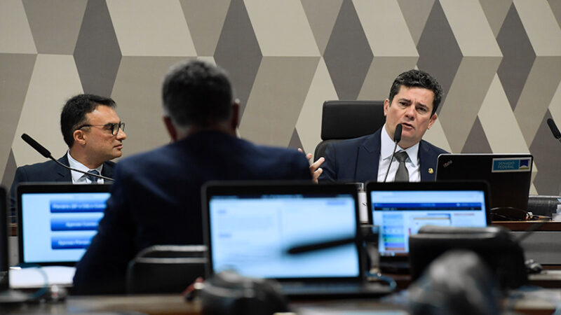 debatedores apoiam novos critérios para juízes em audiências de custódia — Senado Notícias