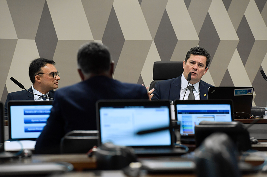 debatedores apoiam novos critérios para juízes em audiências de custódia — Senado Notícias