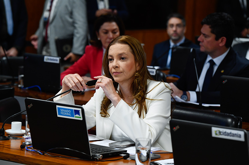 Comissão aprova criação de linha oficial de pobreza e metas para erradicação — Senado Notícias