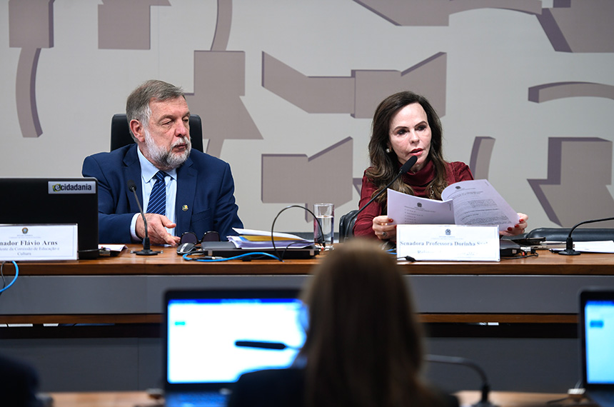 CE aprova reforma do ensino médio; matéria vai a Plenário — Senado Notícias