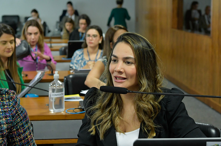 CDH rejeita suspensão de portaria que cria programa de gênero e raça no SUS — Senado Notícias