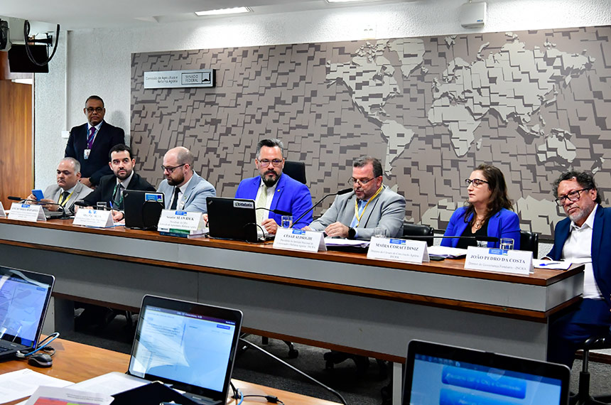 Incra defende política de assentamentos em audiência pública — Senado Notícias