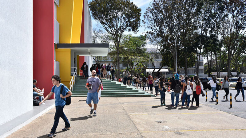 Comissão de Educação debate desafios do ensino superior privado — Senado Notícias