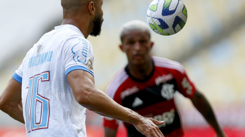 De olho na liderança do Brasileiro, Fla e Bahia jogam no Maracanã