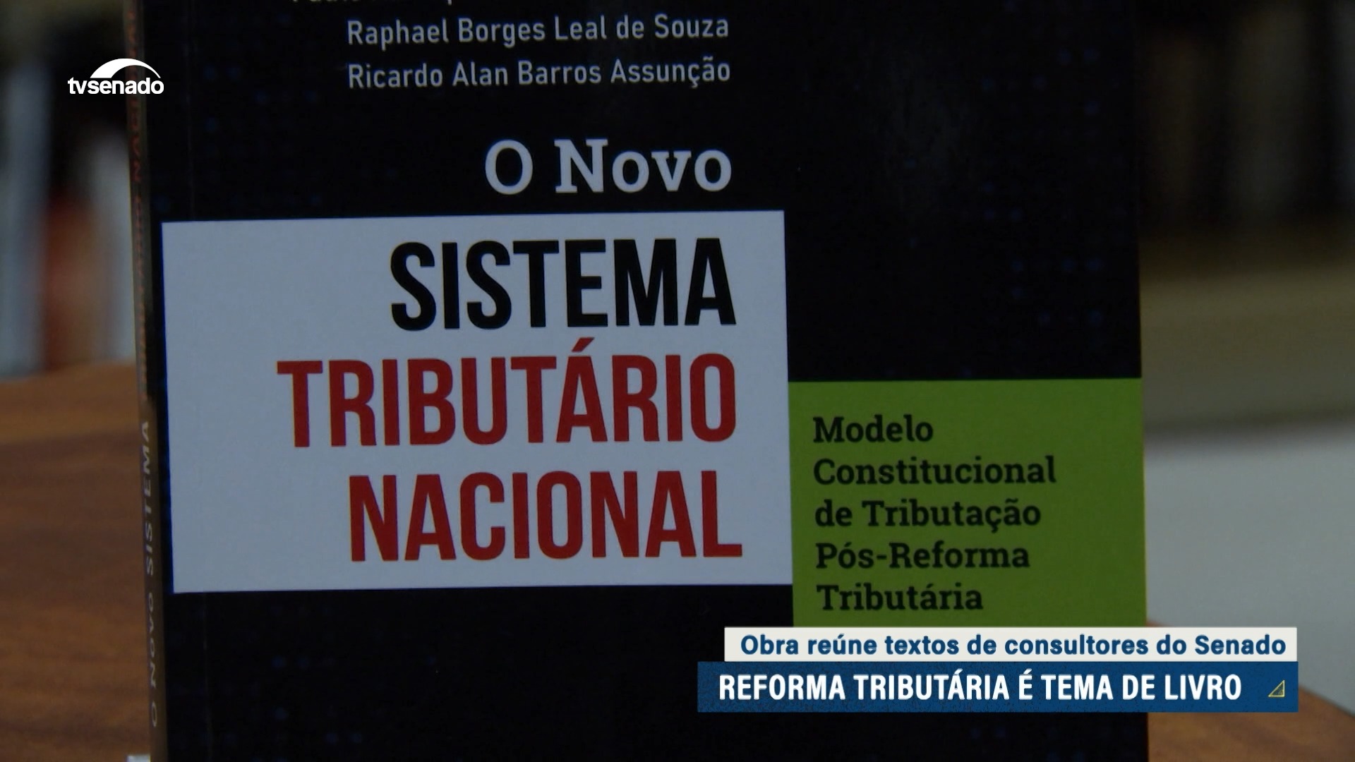 consultores legislativos lançam livro no Senado — Senado Notícias