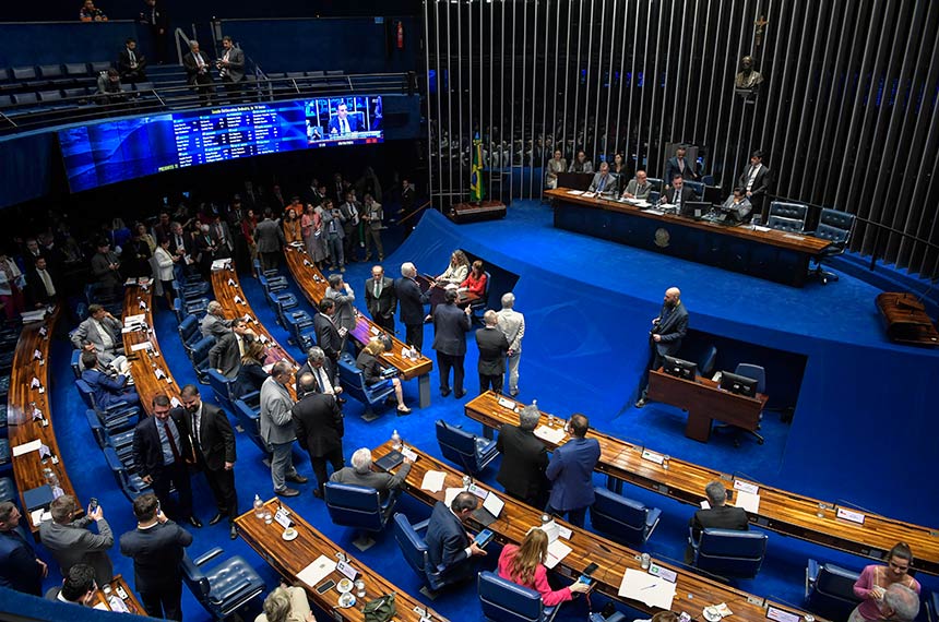 Código do Contribuinte e indicações de autoridades estão na pauta — Senado Notícias