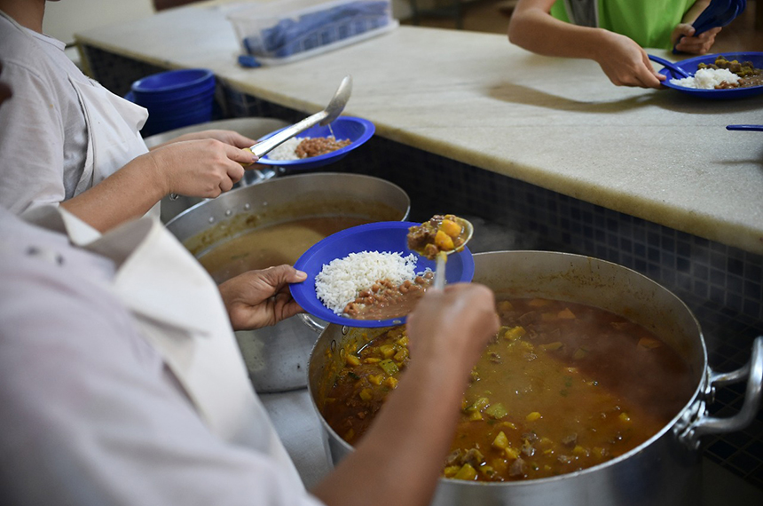 Projeto prevê monitoramento de nutrição em escolas públicas — Senado Notícias