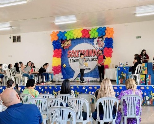 ESTUDANTES PARTICIPAM DA FASE MUNICIPAL DO PROJETO SOLETRANDO E DIGITANDO EM LIBRAS