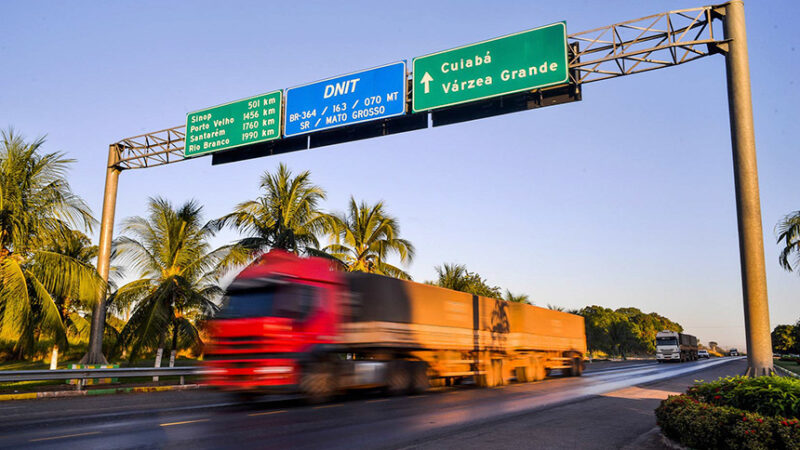 Avança projeto que autoriza associações de transportadores a criarem seguros — Senado Notícias