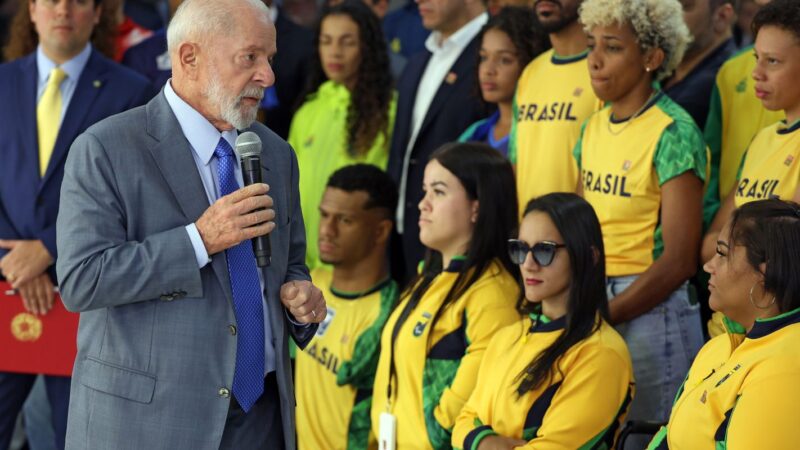 Lula assina decreto reajustando Bolsa Atleta em 10,86%