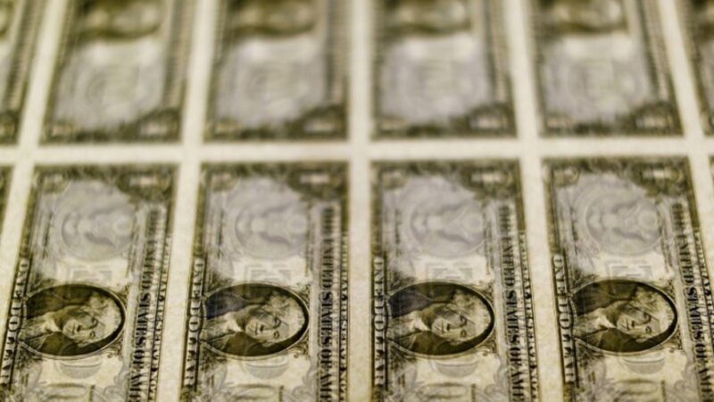 Valorização de títulos americanos eleva dólar no Brasil, diz professor