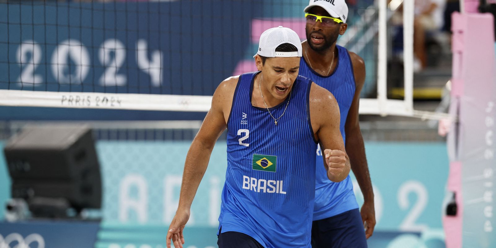 Vôlei de praia: Evandro e Arthur avançam para as oitavas em Paris