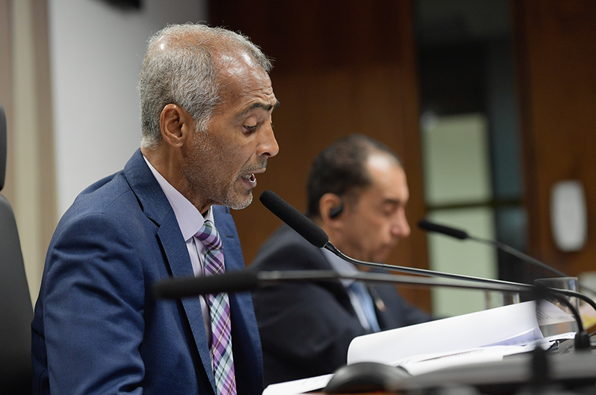 Comissão aprova limite para taxa cobrada por academias a personal trainer — Senado Notícias