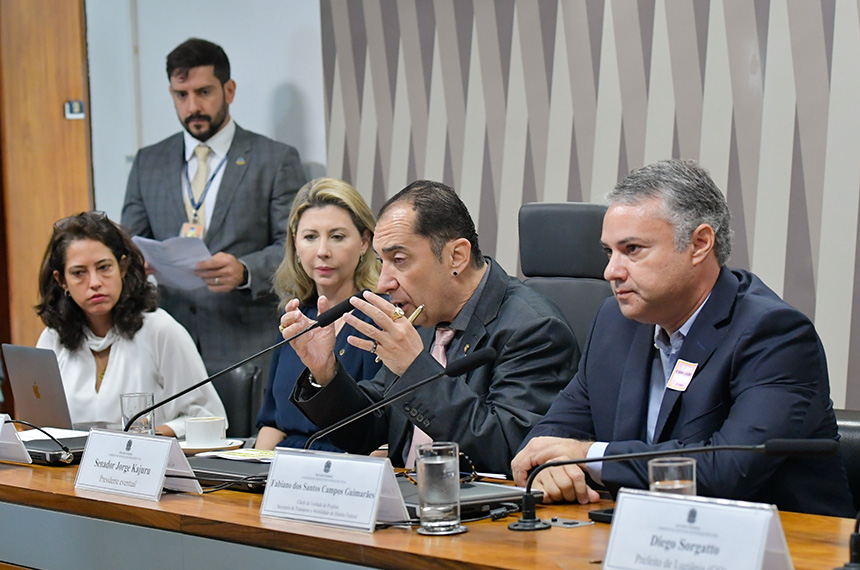 Debatedores pedem implantação de BRT entre Brasília e cidades de Goiás — Senado Notícias