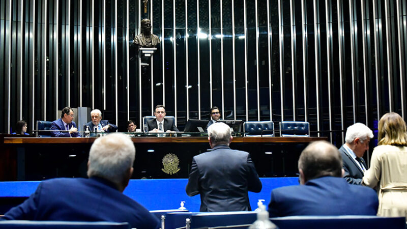 Prossegue discussão da PEC das eleições em tribunais — Senado Notícias