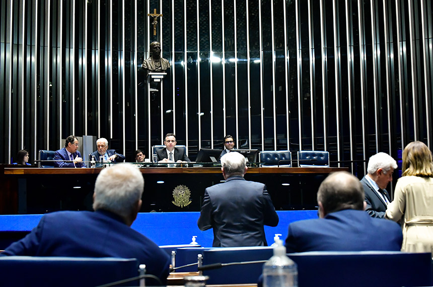 Prossegue discussão da PEC das eleições em tribunais — Senado Notícias