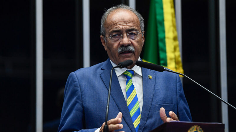 Chico Rodrigues celebra o Dia da Marinha do Brasil — Senado Notícias