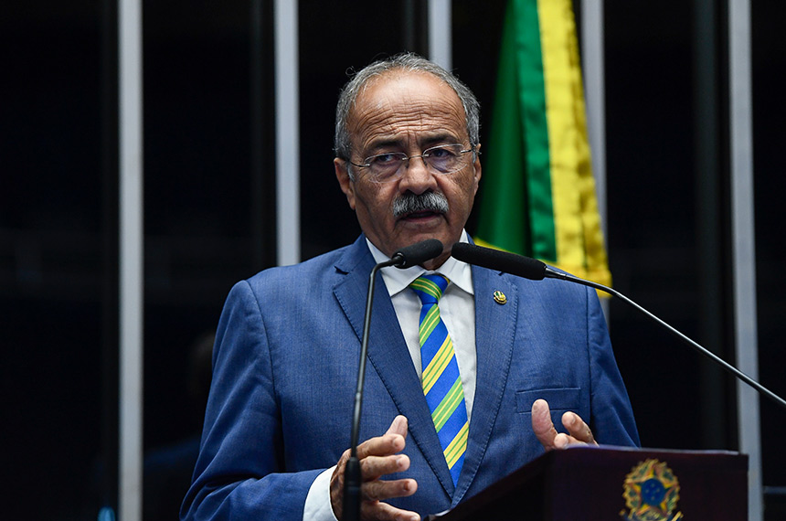 Chico Rodrigues celebra o Dia da Marinha do Brasil — Senado Notícias