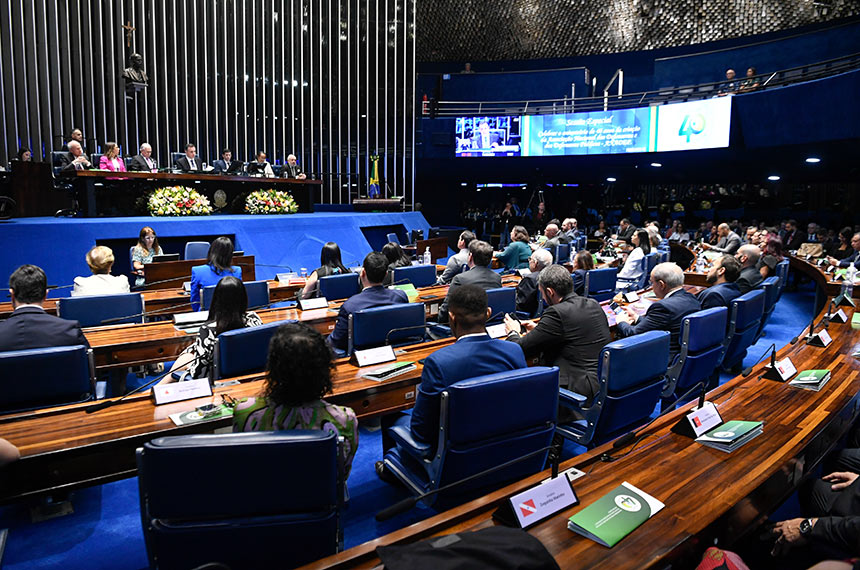 Sessão destaca trabalho de defensores públicos na defesa dos vulneráveis — Senado Notícias