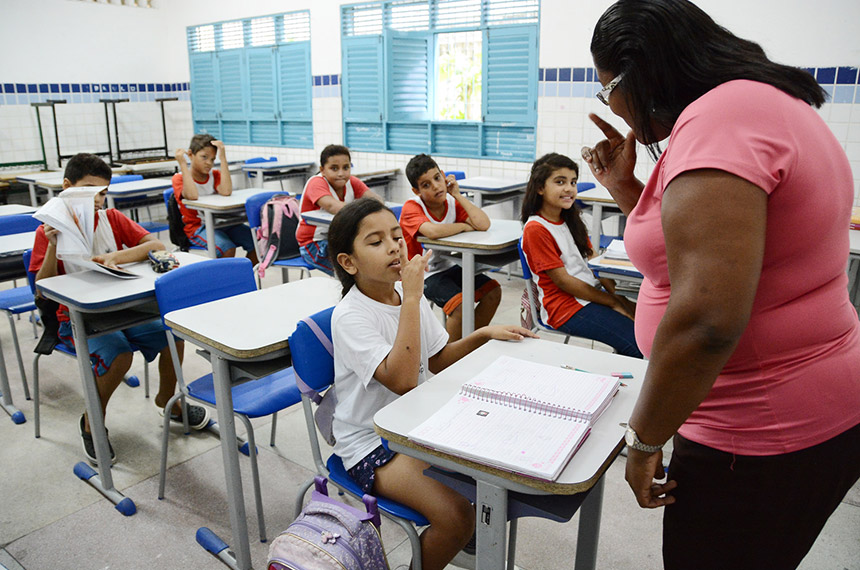 Lei prorroga vigência do Plano Nacional de Educação até dezembro de 2025 — Senado Notícias