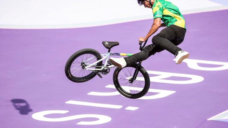 Gustavo Bala Loka põe Brasil na final do ciclismo BMX na Olimpíada