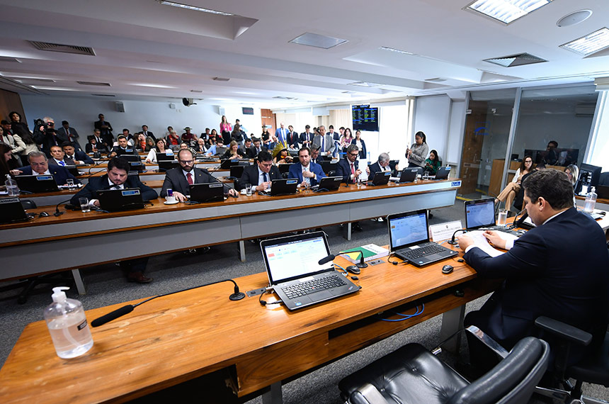 CCJ aprova regras para mudança das configurações de fábrica em veículos — Senado Notícias