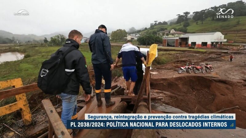 Debate na Comissão do RS cobra políticas para deslocamentos internos — Senado Notícias